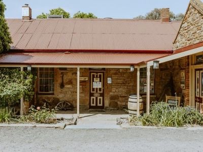freehold-hotel-for-sale-plus-adjoining-land-pratty-39-s-patch-maiden-gully-vic-7