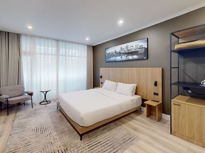 park-inn-by-radisson-melbourne-carlton-leasehold-for-sale-1