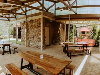 freehold-hotel-for-sale-plus-adjoining-land-pratty-39-s-patch-maiden-gully-vic-1