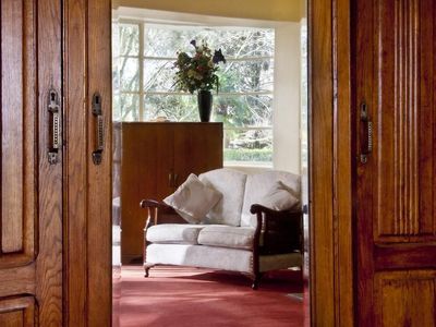 art-deco-motel-for-sale-set-in-tranquil-garden-surrounds-north-east-victori-2
