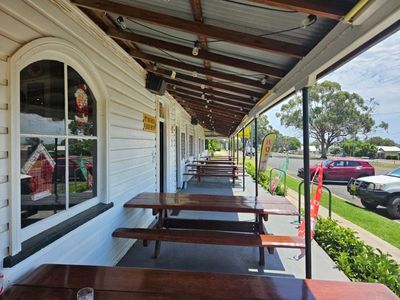 freehold-hotel-for-sale-royal-hotel-tambar-springs-1