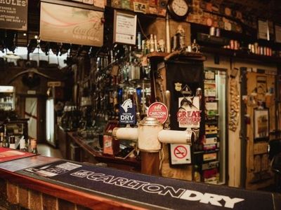 freehold-hotel-for-sale-plus-adjoining-land-pratty-39-s-patch-maiden-gully-vic-6