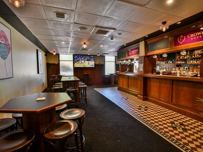 leasehold-hotel-for-sale-crowne-hotel-orange-nsw-0