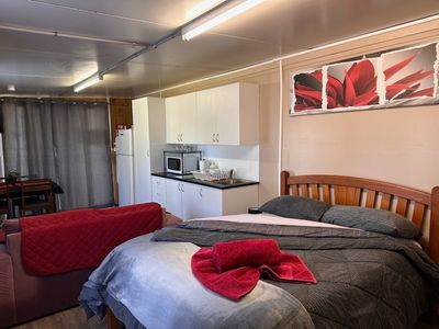 well-presented-caravan-park-riverina-district-new-south-wales-4
