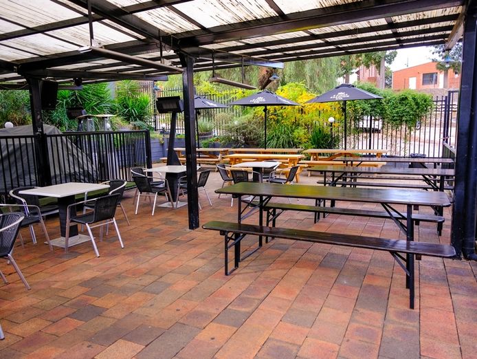 central-western-hotel-for-sale-5
