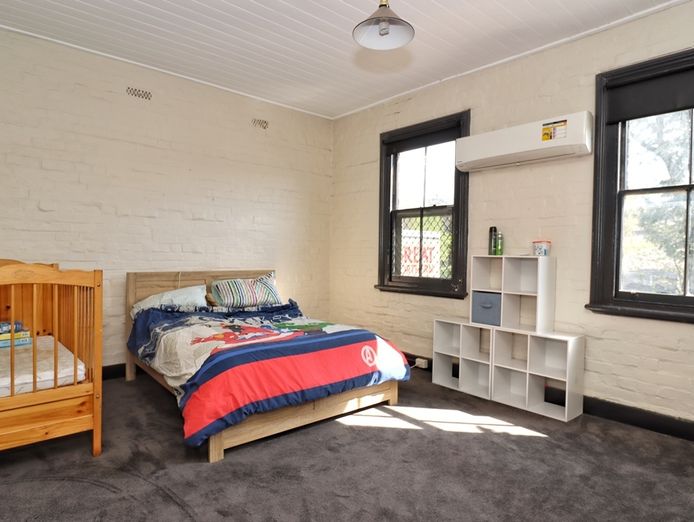 freehold-hotel-for-sale-by-eoi-australian-hotel-cowra-8