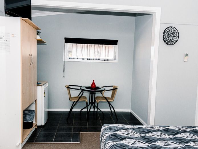 freehold-motel-for-sale-in-beautiful-riverina-4