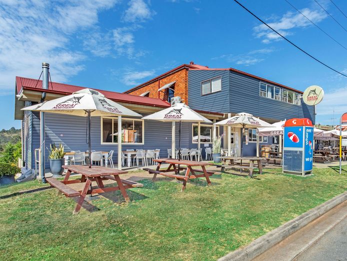 for-sale-mid-north-coast-passive-investment-hotel-or-freehold-going-concern-1