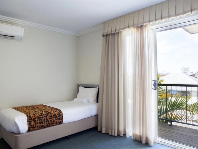 freehold-motel-in-mid-north-coast-for-sale-1