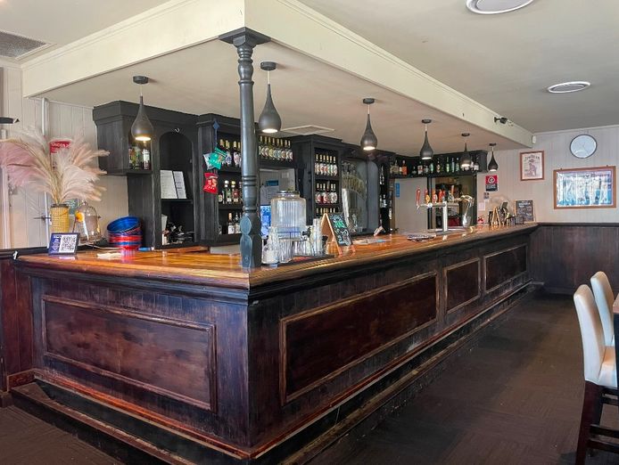 fully-equipped-leasehold-hotel-ground-floor-caledonian-hotel-maitland-2