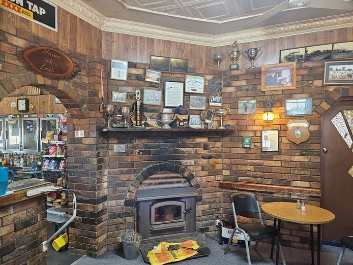 freehold-hotel-for-sale-drovers-dog-tavern-5