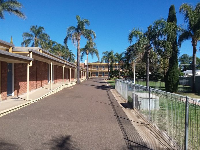 motel-for-sale-prime-real-estate-great-regional-centre-2