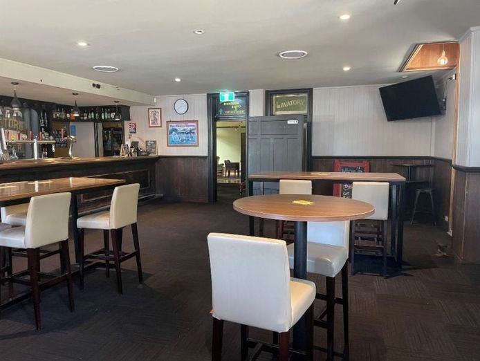 fully-equipped-leasehold-hotel-ground-floor-caledonian-hotel-maitland-1