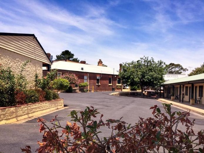 motel-for-sale-central-tablelands-delightful-property-2
