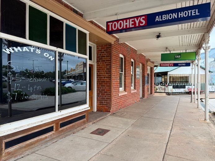 freehold-hotel-for-sale-albion-hotel-grenfell-1