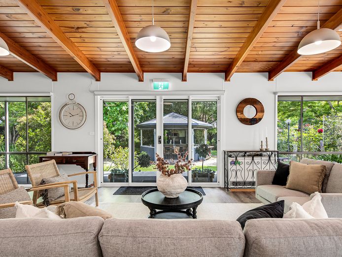 stunning-freehold-accommodation-in-bright-victoria-0