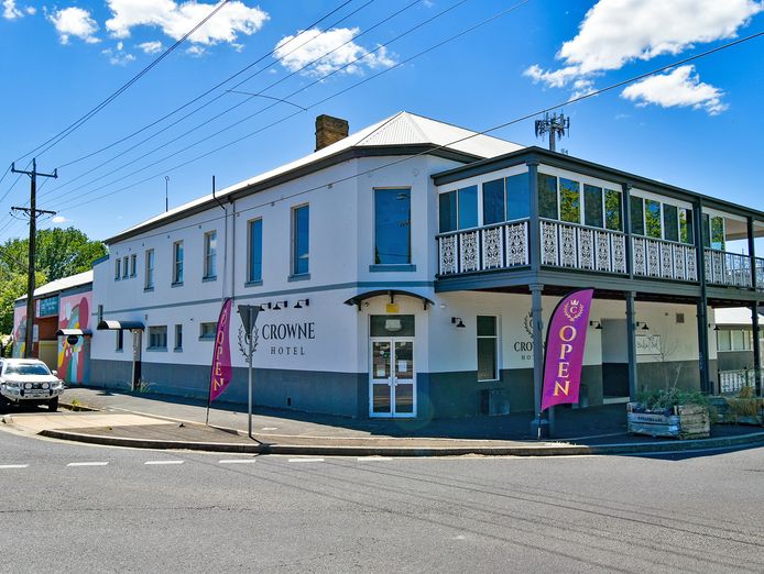leasehold-hotel-for-sale-crowne-hotel-orange-nsw-2