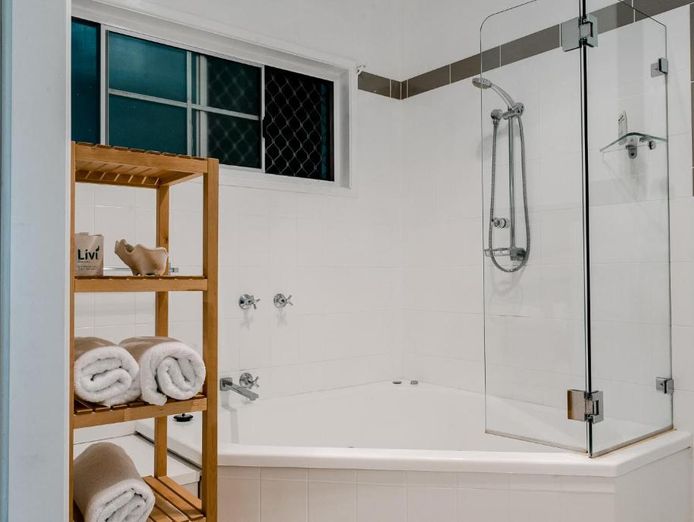 motel-for-sale-northern-tablelands-new-england-region-stunning-presentatio-4
