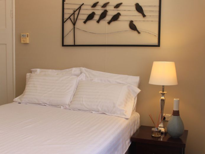 motel-freehold-including-fully-furnished-4-bedroom-house-4