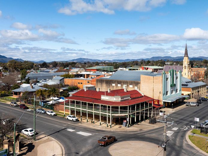 for-sale-freehold-hotel-in-one-of-nsw-39-s-most-popular-destinations-0