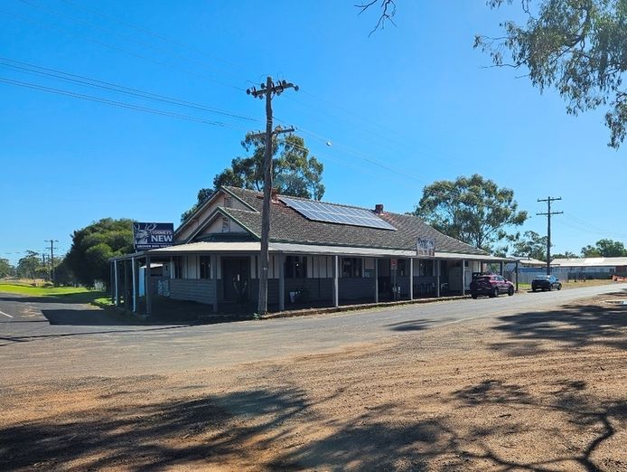 freehold-hotel-for-sale-drovers-dog-tavern-0