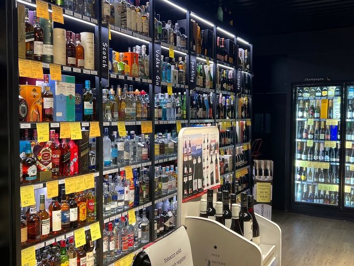 liquor-store-for-sale-lower-north-shore-1