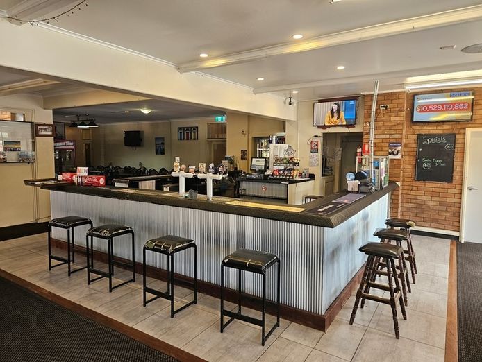 freeholdhotelforsalecentralwestnswhighwaylocation1