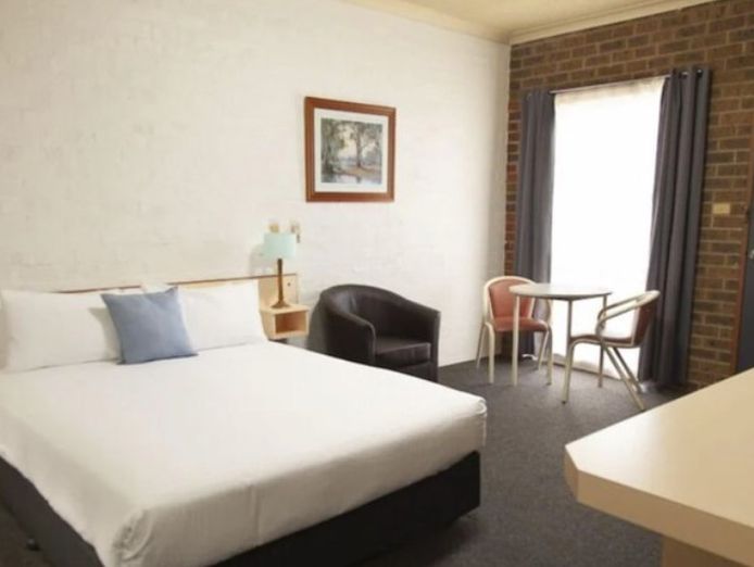 bega-downs-motor-inn-for-sale-1