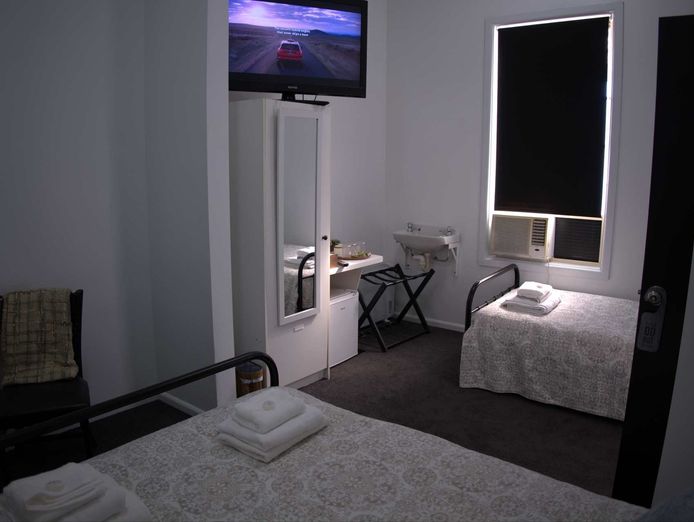 central-western-hotel-for-sale-6