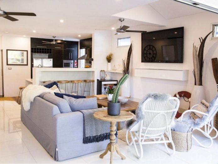 stylish-guesthouse-for-sale-byron-bay-3