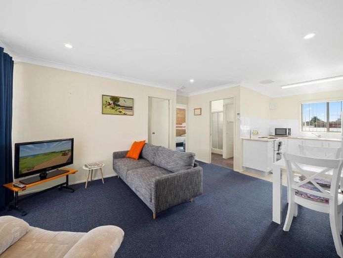 motel-for-sale-prime-mid-north-coast-location-pristine-inspection-6