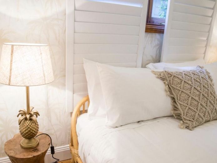 stylish-guesthouse-for-sale-byron-bay-1