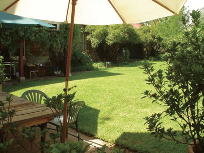 stunning-guest-house-in-central-west-1