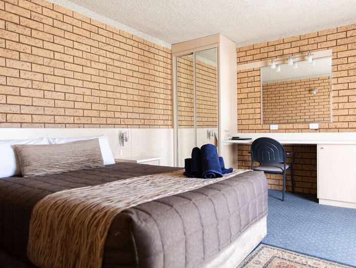 motel-for-sale-orana-region-4