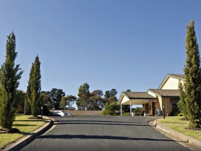 leasehold-for-sale-in-young-0