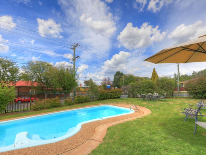 leaseholdmotelforsalenewenglandregionalcentre7