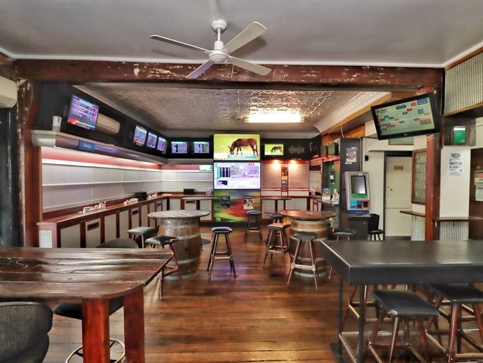 freehold-hotel-for-sale-by-eoi-australian-hotel-cowra-3