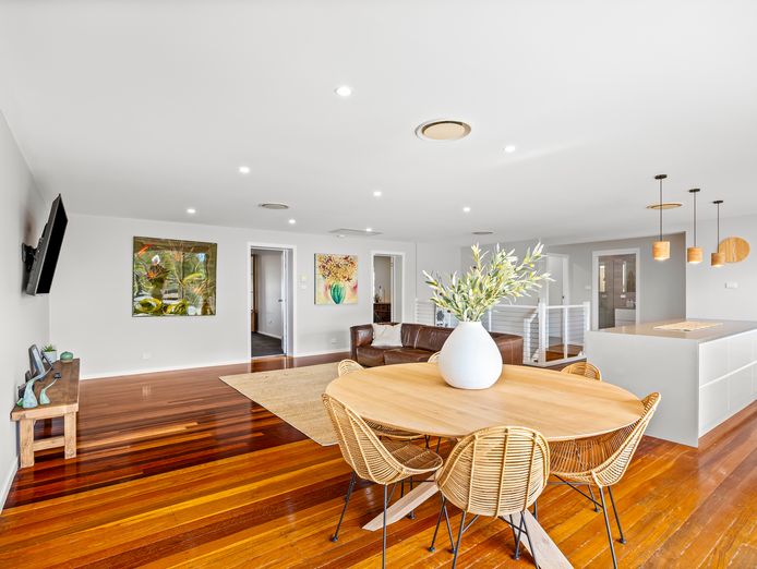 hunter-valley-freehold-liquor-store-for-sale-6