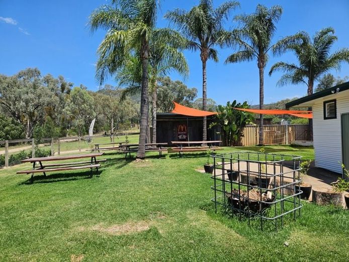 freehold-hotel-for-sale-royal-hotel-tambar-springs-9