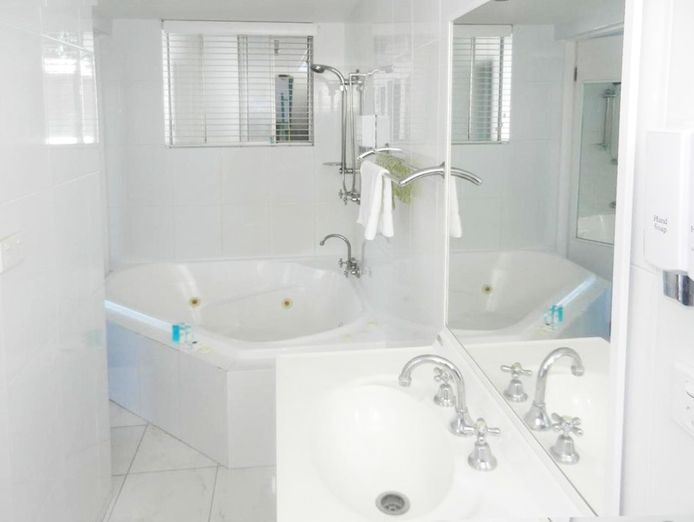 motel-for-sale-in-mid-north-coast-close-to-beach-amp-surf-2