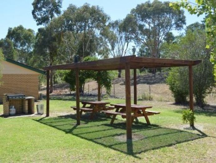 leasehold-for-sale-in-young-4