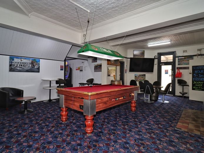 freehold-hotel-for-sale-by-eoi-australian-hotel-cowra-7