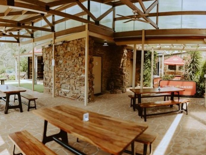 freehold-hotel-for-sale-plus-adjoining-land-pratty-39-s-patch-maiden-gully-vic-1
