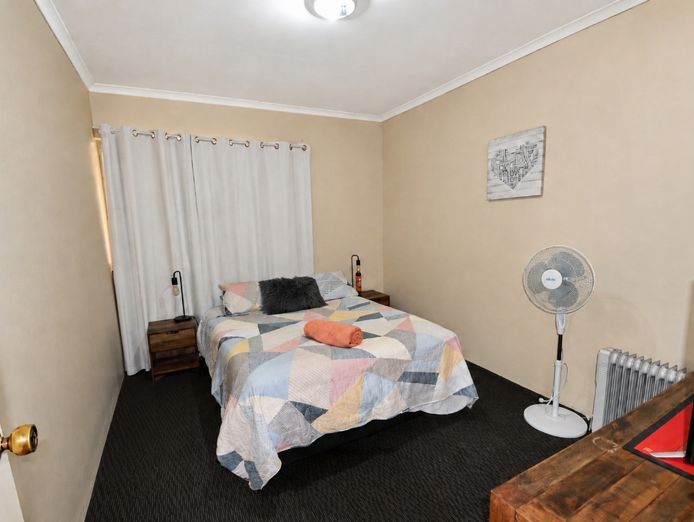 authentic-country-hotel-with-3-gmes-south-hay-hotel-5