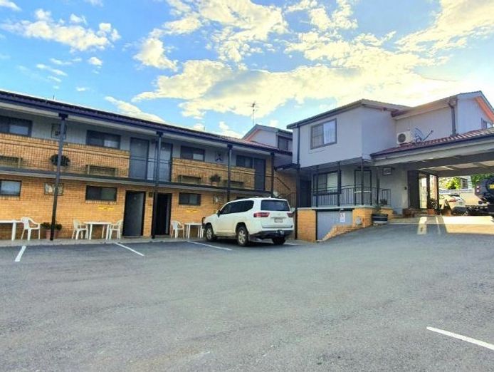motel-for-sale-new-south-western-slopes-strong-regional-town-0