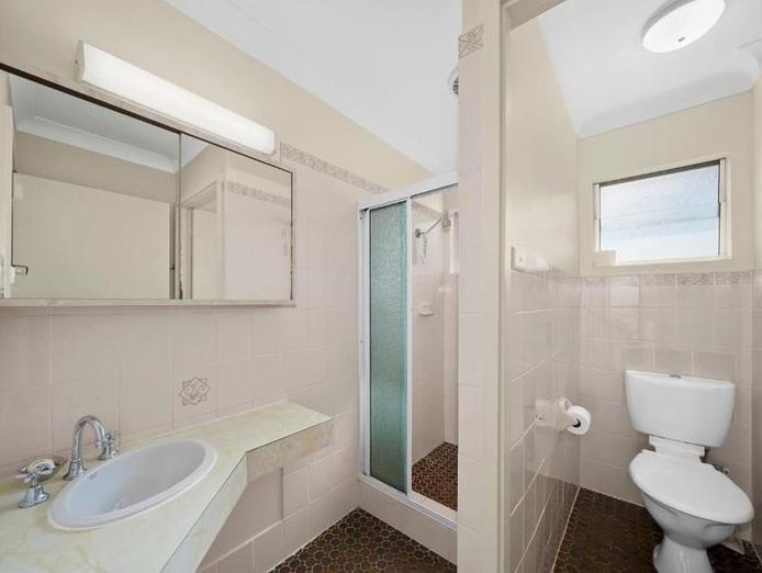 motel-for-sale-prime-mid-north-coast-location-pristine-inspection-9