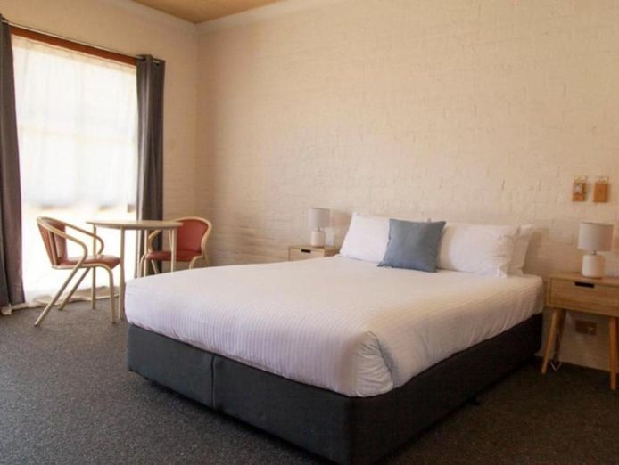 bega-downs-motor-inn-for-sale-3