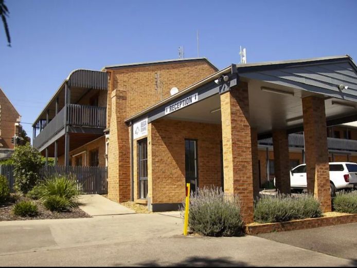 bega-downs-motor-inn-for-sale-0
