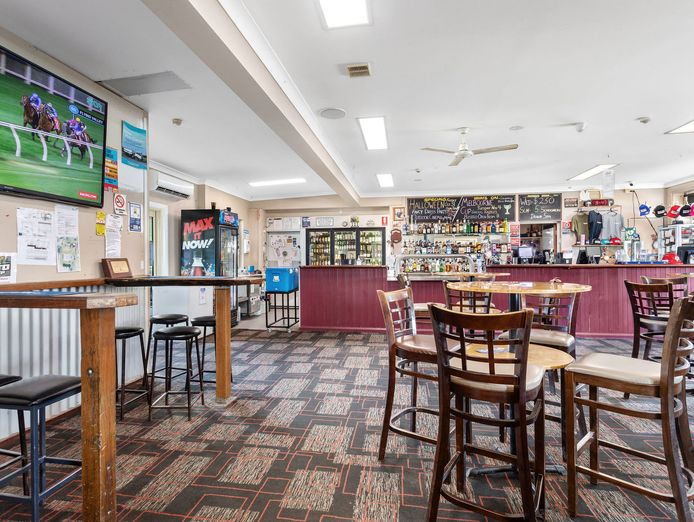 for-sale-mid-north-coast-passive-investment-hotel-or-freehold-going-concern-2