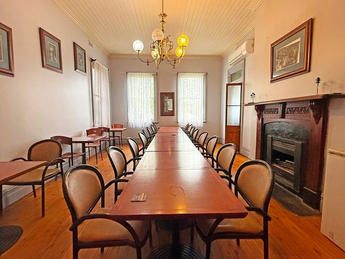 freehold-hotel-for-sale-albion-hotel-grenfell-2